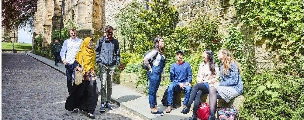 英國留學(xué)，能豁免雅思？