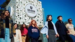 澳大利亞留學(xué)|2025年權(quán)威世界大學(xué)排名發(fā)布：澳大利亞迪肯大學(xué)，躍居維州前三！